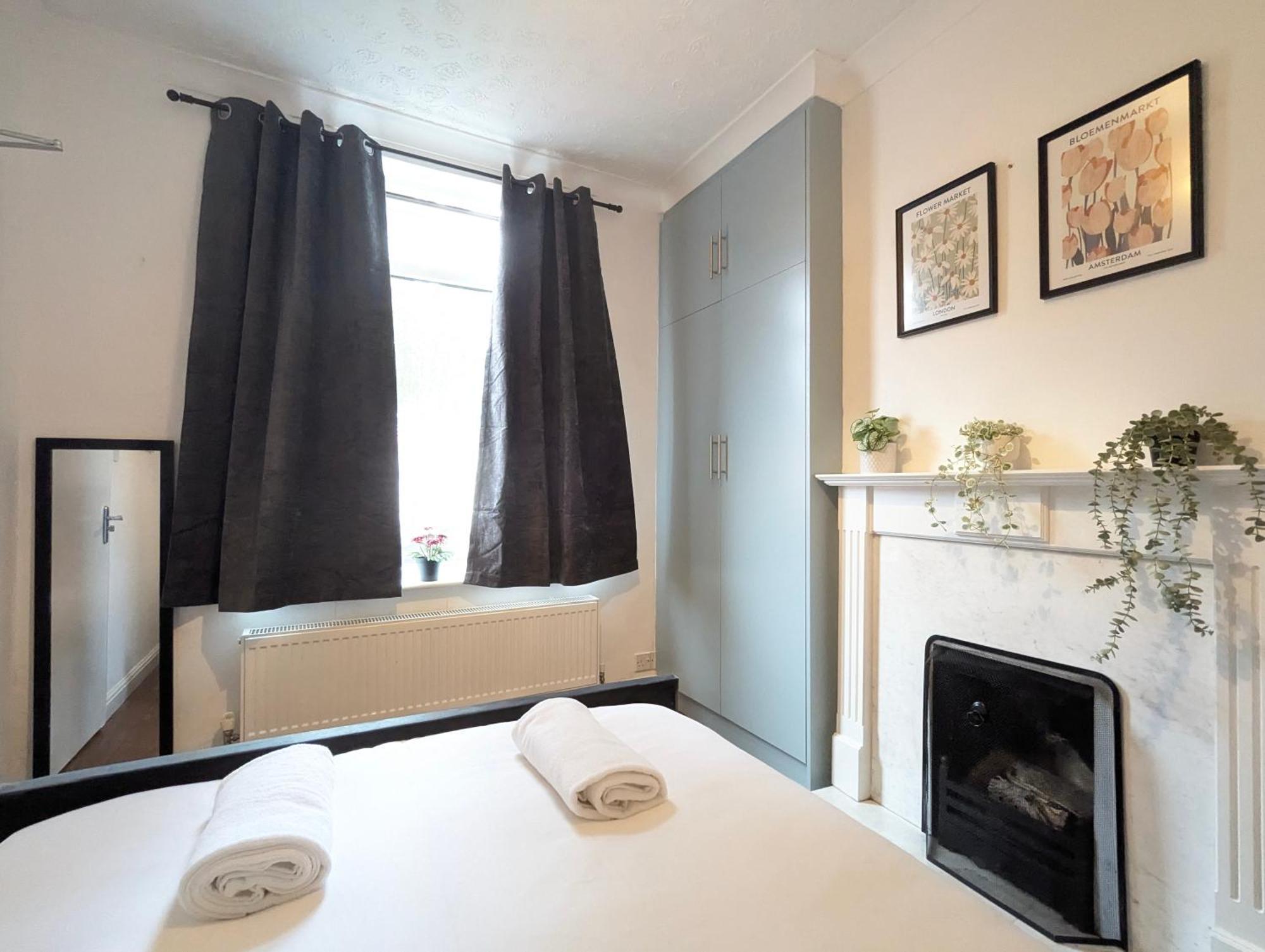 Modern Double W Private Bath & Free Parking *