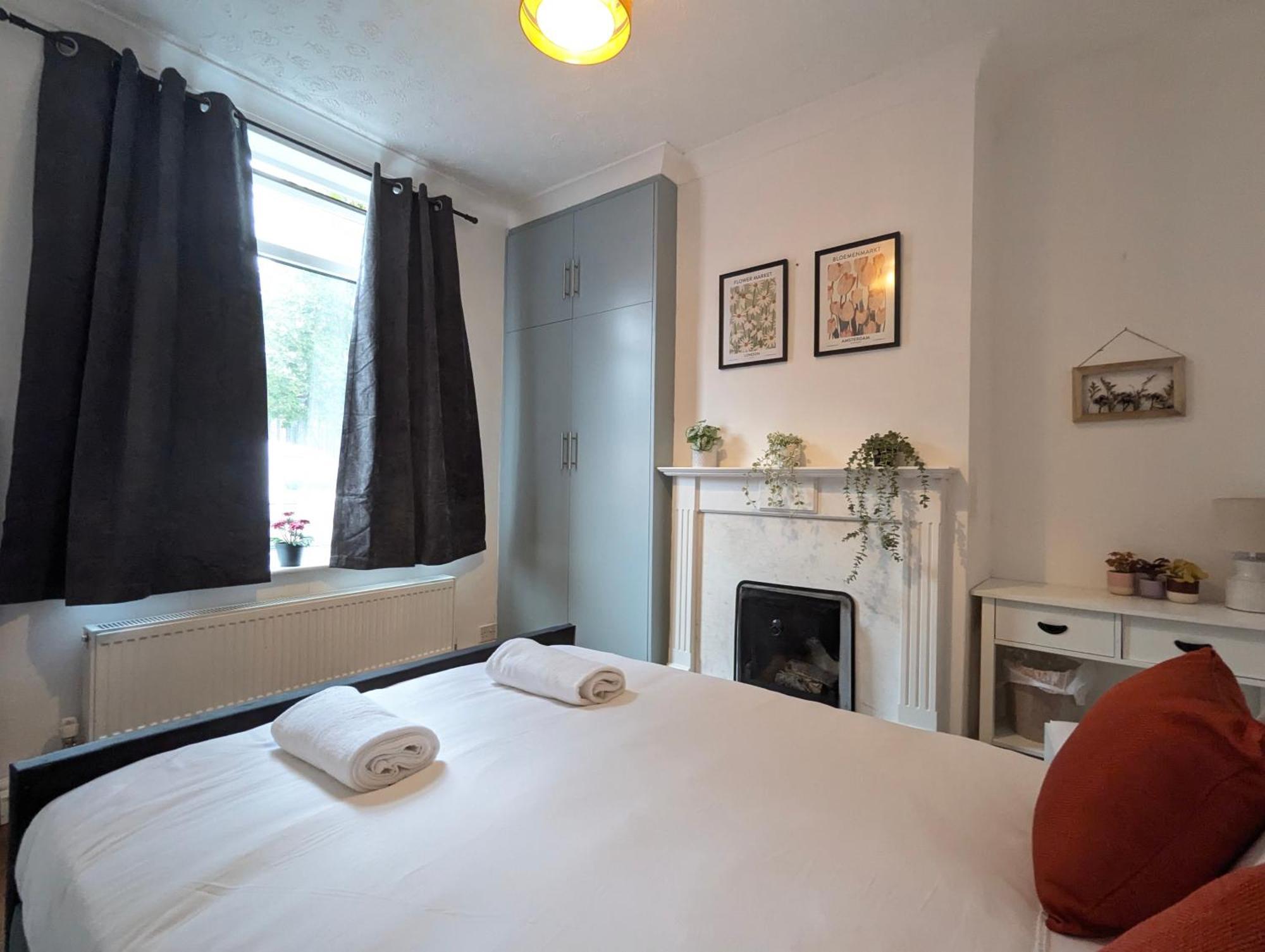 Modern Double W Private Bath & Free Parking York