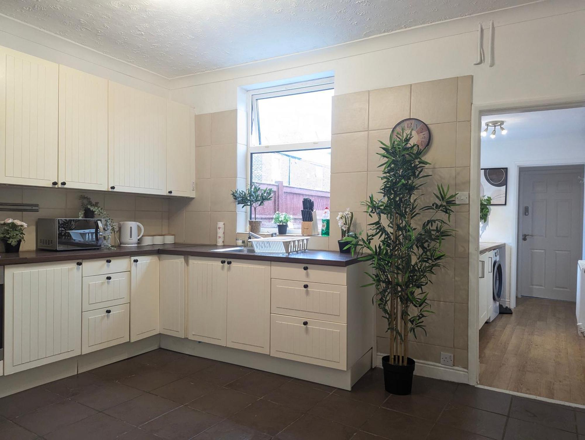 Modern Double W Private Bath & Free Parking * York